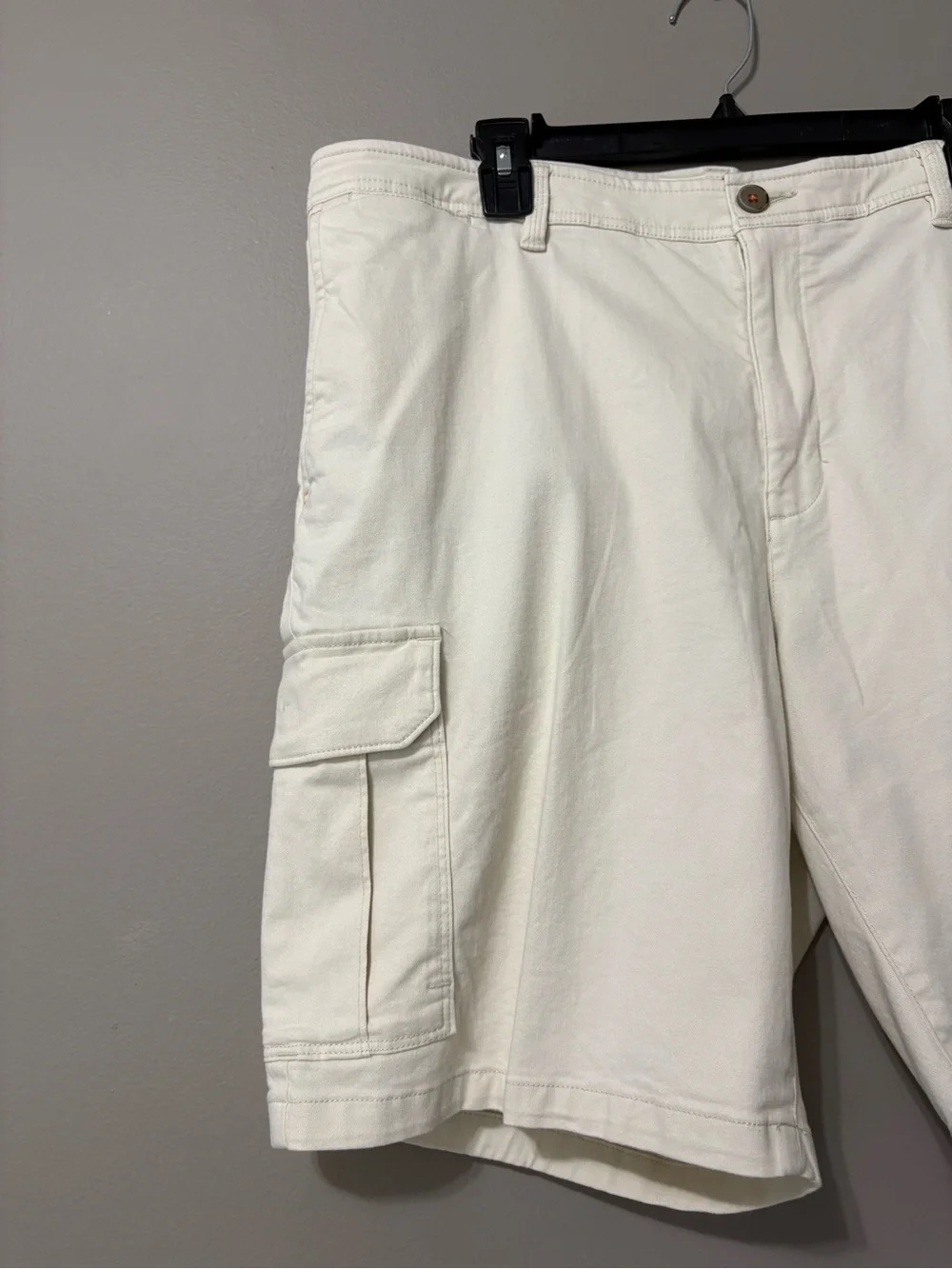 Tommy Bahama Coast Cargo Short Men’s Size 49x9” sand Stretch soft casual NWT